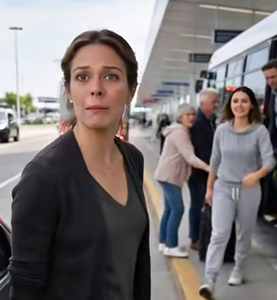 Jag gav mina föräldrar en lyxig veckas resa till Europa med mig. När jag hämtade dem för att åka till flygplatsen berättade de att de hade bestämt sig för att åka med min arbetslösa syster istället för mig. Min mamma log. “Din syster behövde lite vila, så vi bestämde oss för att ta henne med.” Jag sa ingenting. De fick en stor överraskning när de landade i Europa..